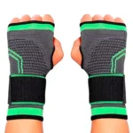 O Par de Munhequeiras de Compressão foi desenvolvido para oferecer ajuste confortável e suporte durante o uso cotidiano.